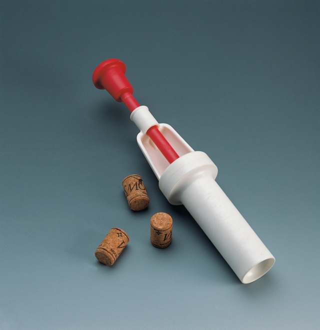 Plutko - handheld bottle stoppering device